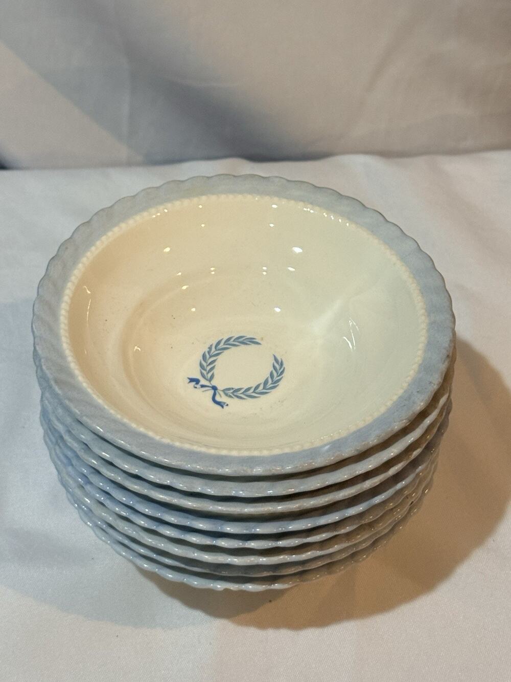 Set of 8 Monticello Steubenville Blue Laurel Wreath Berry Fruit Dessert Bowls 5½